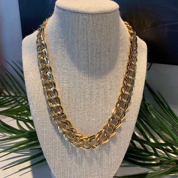 Gold necklace - Picture 1 of 4